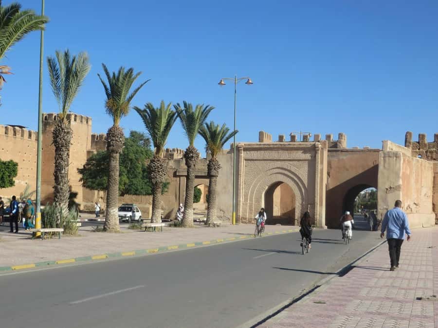 From Taghazout/Agadir: Taroudant and Tiout Day Trip & Tajine - Lunch, tagine, couscous, and mint tea