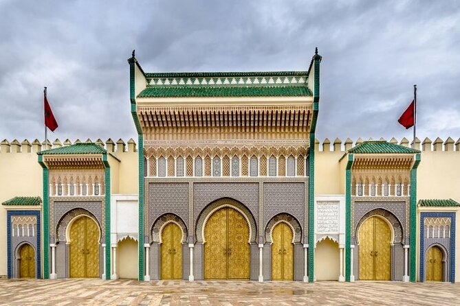 Half-Day Private Guided Walking Tour Of Fez Medina - Al-Attarine Madrasa and the school tradition