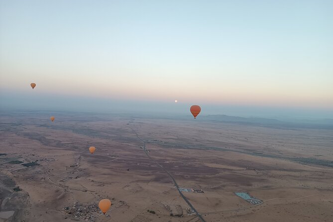 Hot air balloon flight to Marrakech in a small group. Breakfast - Why a Marrakech balloon flight starts before dawn