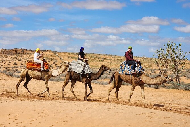 Jeep 4x4 Safari Desert Dunes & Atlantic Ocean with Berber Lunch - Berber lunch cooked over coals
