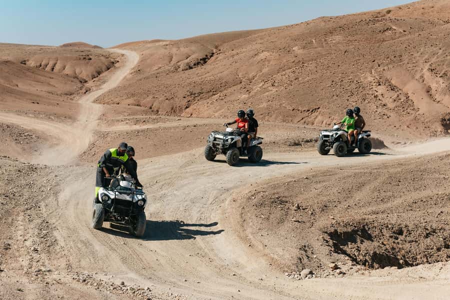 Marrakech: Agafay Desert Pool, Dinner & Live Show Experience - Best times to go and useful packing advice
