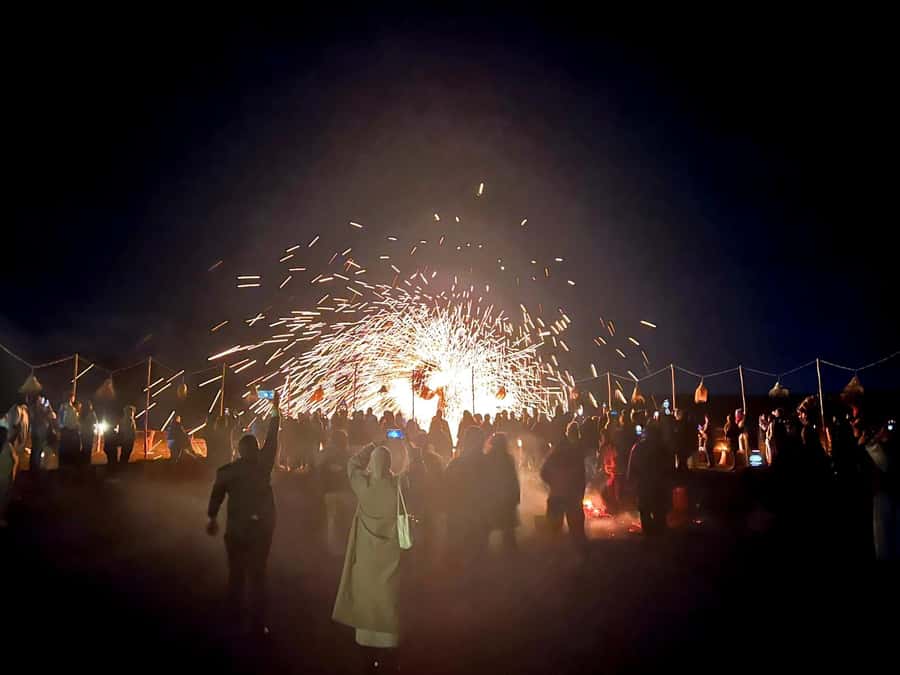 Marrakech: Agafay Desert Quad Biking & Dinner Show - Moroccan dinner under the evening sky