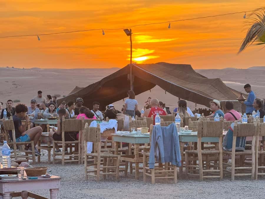 Marrakech: Agafay Desert Quad Biking Tour with Dinner-Show - Who should book this Agafay outing?