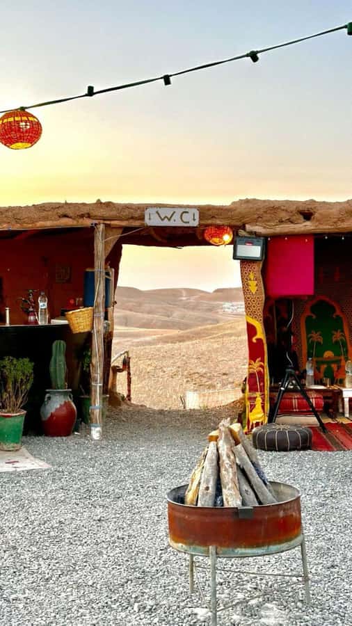 Marrakech: Agafay Desert Sunnet dinner with show - Who should book this evening?