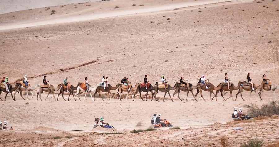 Marrakech: Agafay Ds Sunset with Dinner, Show & Tuareg Music - Moroccan dinner under the stars