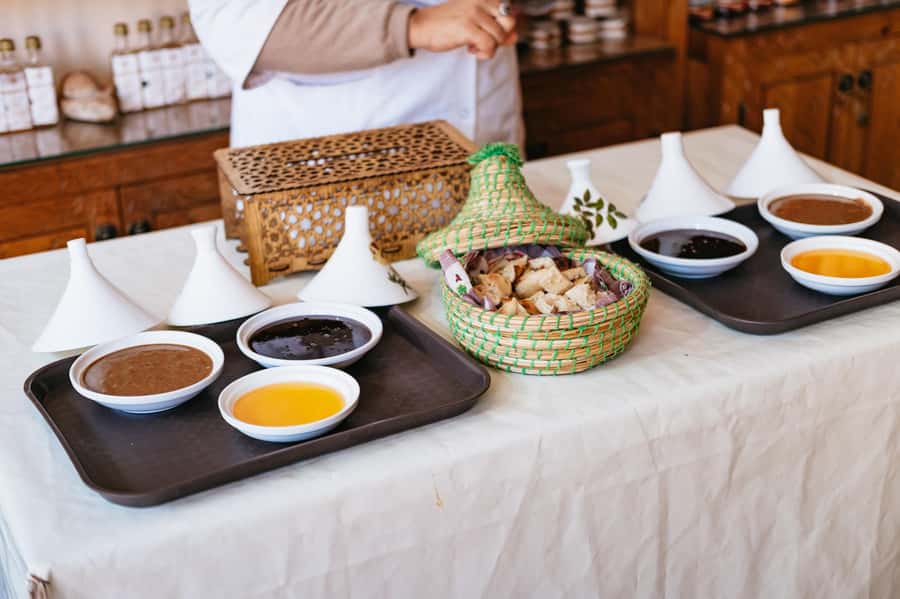 Marrakech: Atlas Mountains and 5 Valleys Day Tour with Lunch - Transport, group size, and guide quality