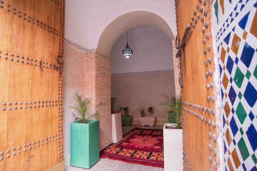 Marrakech: Authentic Moroccan Hammam Experience in Mouassine - Modesty, communication, and comfort