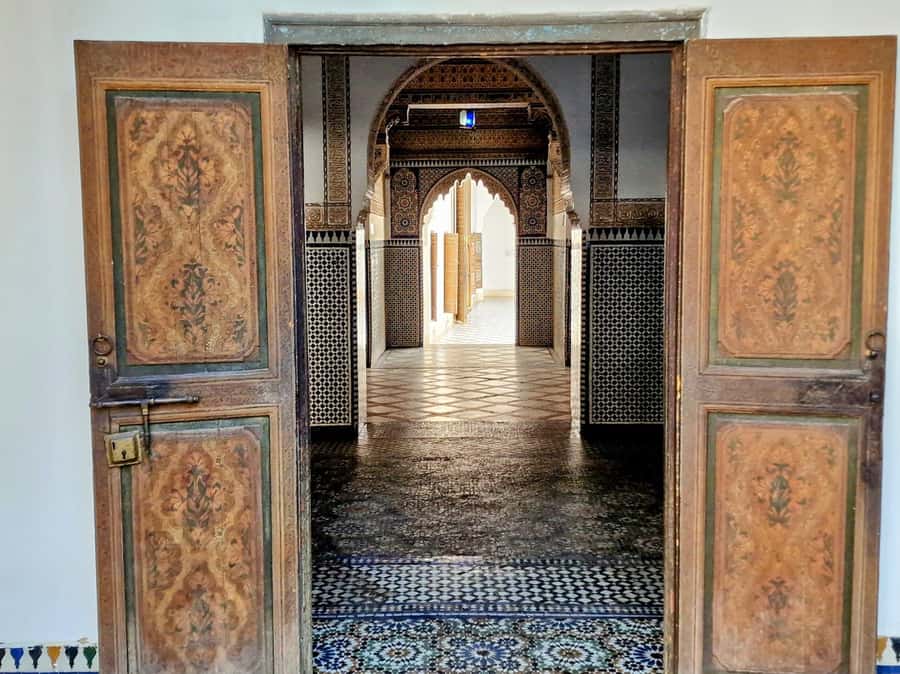 Marrakech: Bahia Palace Guided Tour with Skip-the-Line Entry - Why the palace is better with a guide
