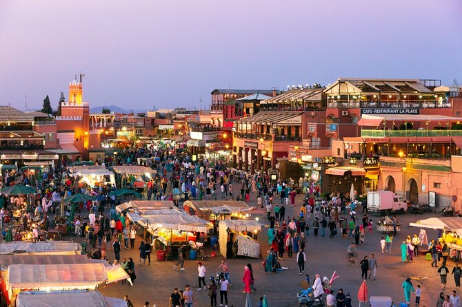 Marrakech: Bahia Palace, Madrasa Ben Youssef and Medina Tour - Through the souks without losing your bearings