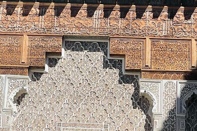 Marrakech: Bahia Palace, Madrasa Ben Youssef and Medina Tour - Pace, guides, and group size