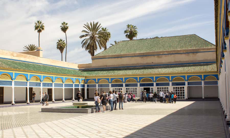 Marrakech: Bahia Palace, Saadian Tombs & Medina Guided Tour - Why this is a useful first day in Marrakech