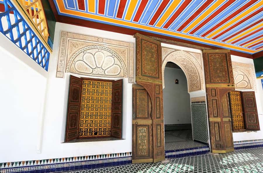 Marrakech: Bahia Palace, Saadian Tombs & Medina Walking Tour - Why this Marrakech walk is worth your morning