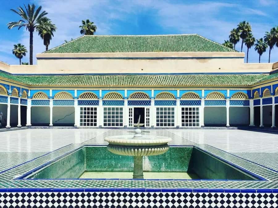 Marrakech: Bahia Palace, Saadian Tombs & Medina Walking Tour - The souks turn the walk into daily Marrakech