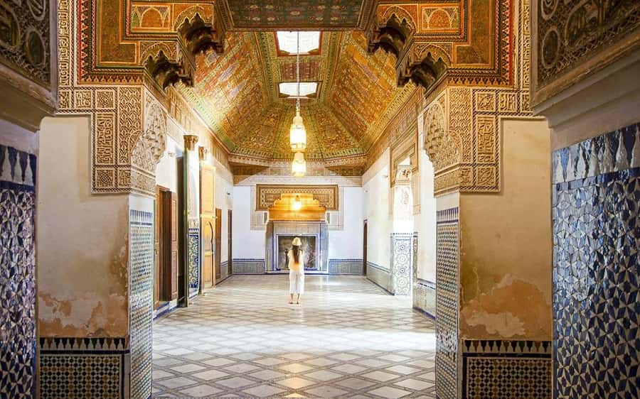 Marrakech: Bahia Palace, Saadian Tombs & Medina Walking Tour - Pace, heat, and group size matter