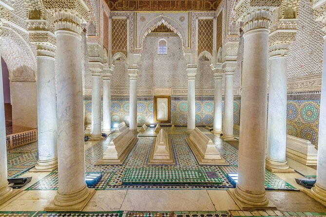 Marrakech: Bahia Palace, Saadian Tombs, Souk and Medina Tour - Saadian Tombs and the price of timing