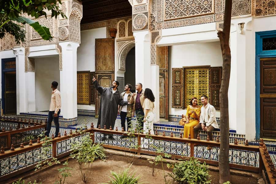 Marrakech: Bahia Palace, Saadian Tombs & Top Highlights Tour - Bahia Palace: 90 minutes of Moroccan craftsmanship