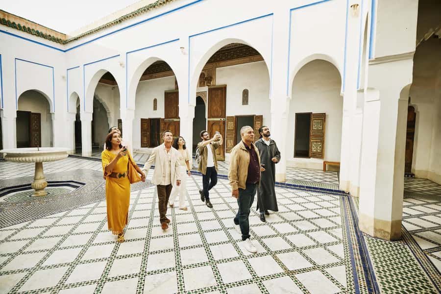 Marrakech: Bahia Palace, Saadian Tombs & Top Highlights Tour - Guides make the biggest difference