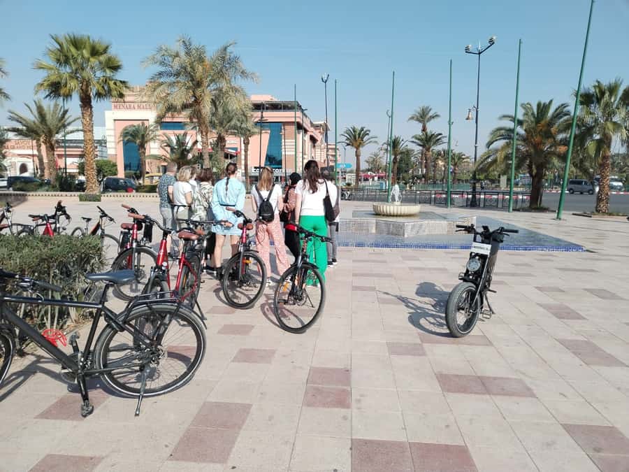 Marrakech: Bicycle Tour with a Local Guide - Gueliz And Hivernage: Marrakech Beyond The Walls