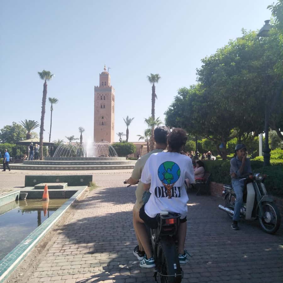 Marrakech: Bicycle Tour with a Local Guide - Riding Through Jemaa el Fnaa And The Medina