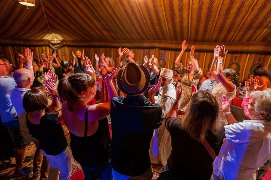 Marrakech: Chez Ali Fantasia Folklore Show & Moroccan Dinner - Folk music, dancing, and the indoor entertainment