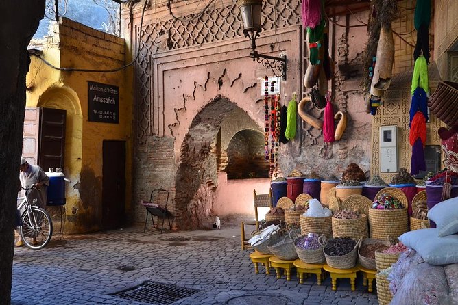 Marrakech City Highlights Half-Day Tour - Saadian Tombs and the story behind the tiles