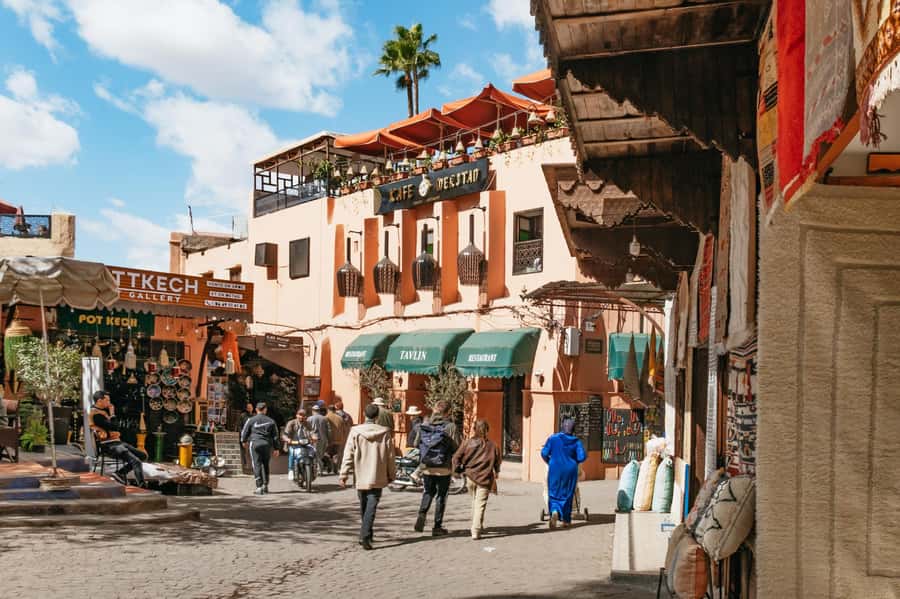 Marrakech: Colorful Medina Souks Guided Walking Tour - Learning to bargain without losing your patience