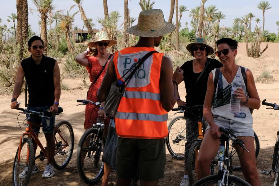 Marrakech: Cycling Tour in Palm Groove with Local Breakfast - Bread baking in a village oven