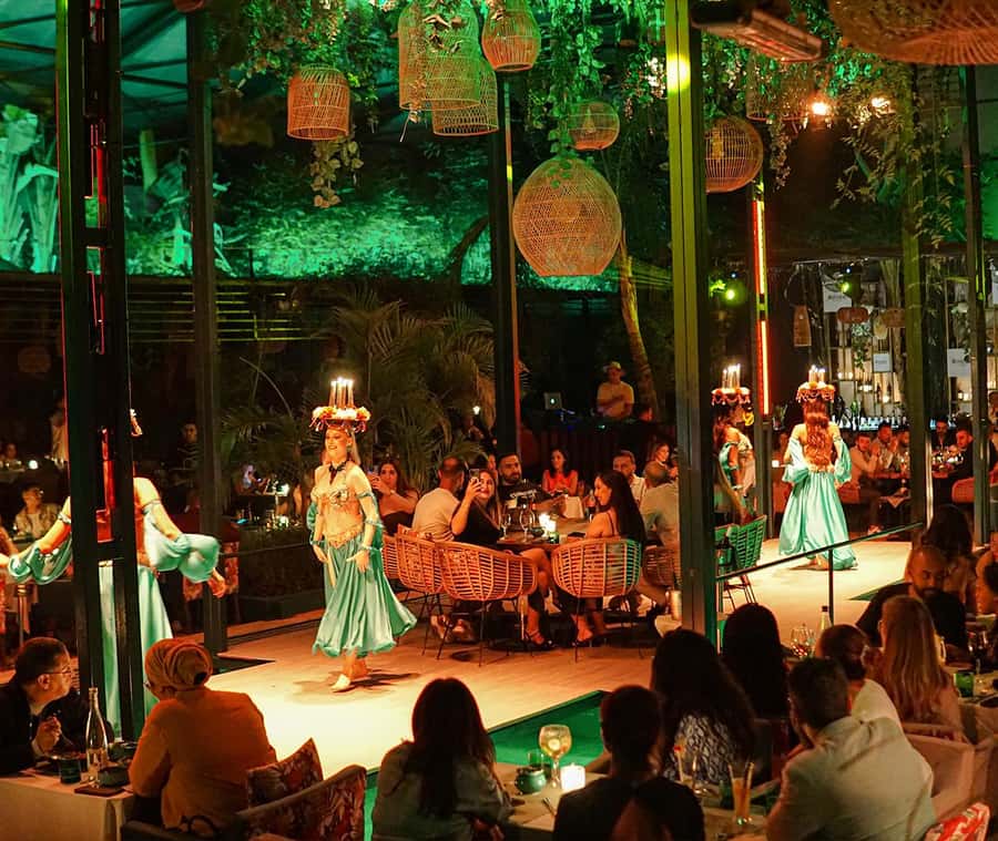 Marrakech : Dinner Show at Nouba Restaurant - The show: singers, dancers, and aerial acrobatics