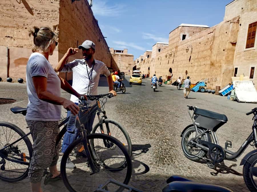 Marrakech: Guided Bike Tour with a local Guide - Jemaa el-Fnaa at the heart of Marrakech