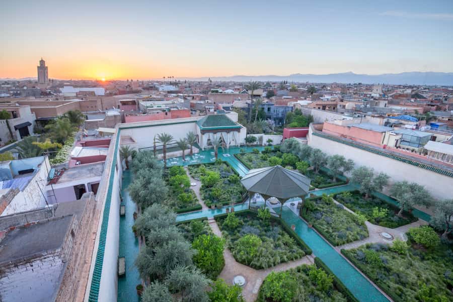 Marrakech: Guided City and Gardens Highlights Tour - Finding Your Way Through the Souks