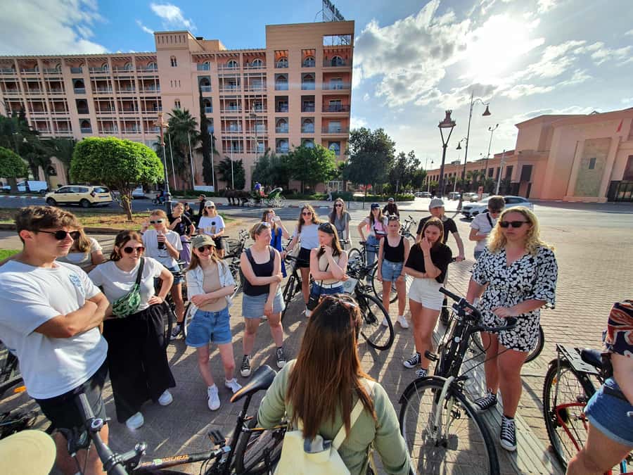 Marrakech:Guided City Cycling Tour - Culture, Colors & Charm - Entering the Medina by bicycle