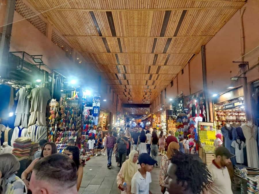 Marrakech: Guided Tour by Night - Souk Semmarine and the old market lanes