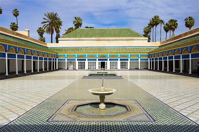 Marrakech Historical and Cultural Tour - Half Day City Tour - Entering the souks with a guide