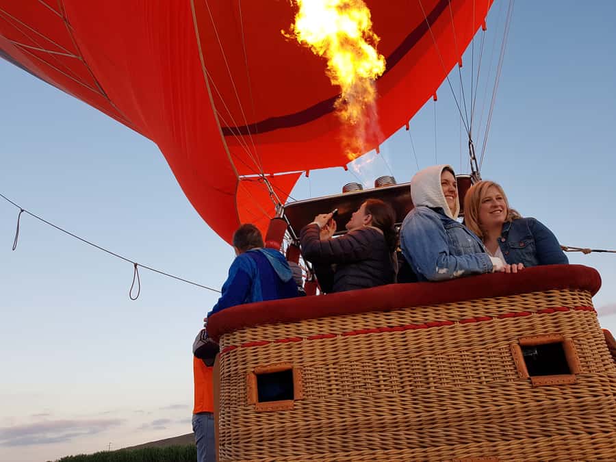 Marrakech: Hot Air Balloon Ride with Traditional Breakfast - One hour above Marrakech
