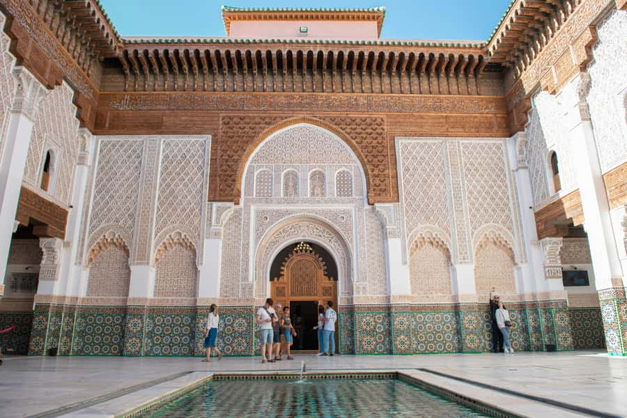 Marrakech: Madrasa Ben Youssef, Secret Garden & Medina Tour - Languages, accessibility and booking choices