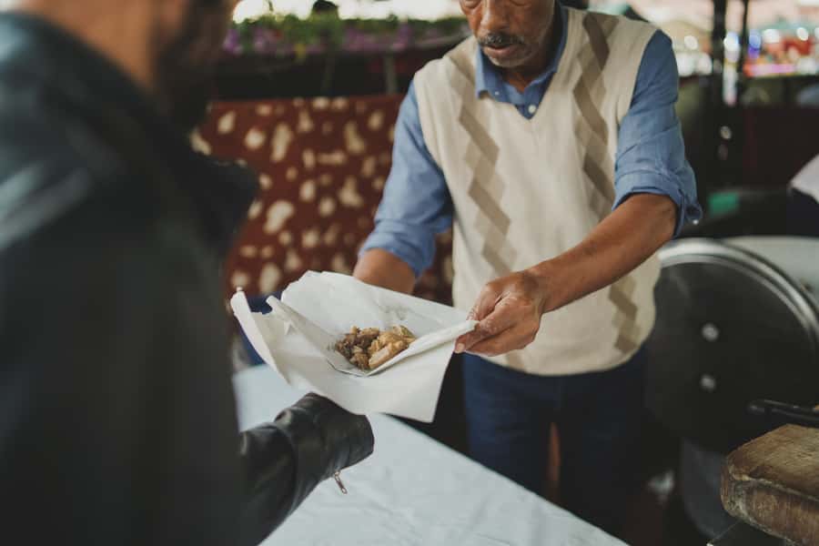 Marrakech: Medina Stories Food Tour with 15+ Tastings - Community bakeries and the hammam oven