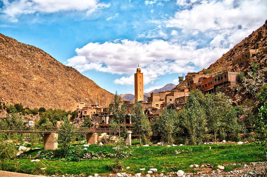 Marrakech: Ourika Valley with guid + lunch +Atlas Mountains - Leaving Marrakech for the Ourika Valley