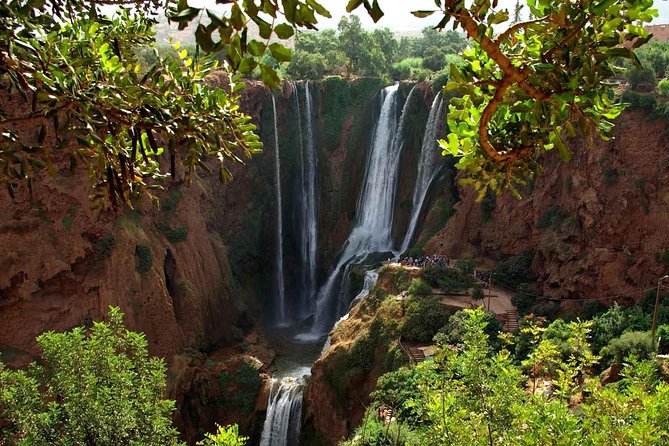 Marrakech: Ouzoud Waterfalls Guided Day Trip with Boat Ride - The one-hour walk down to the river