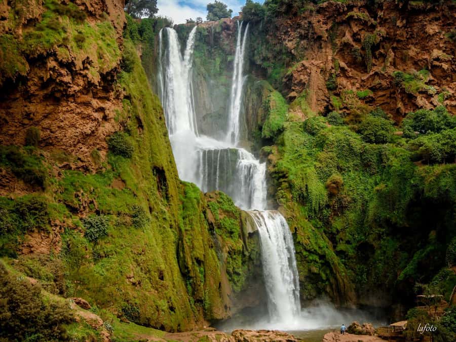 Marrakech : Ouzoud Waterfalls & Guided Tour & Boat Ride - Arriving at Ouzoud’s 100-metre cascades