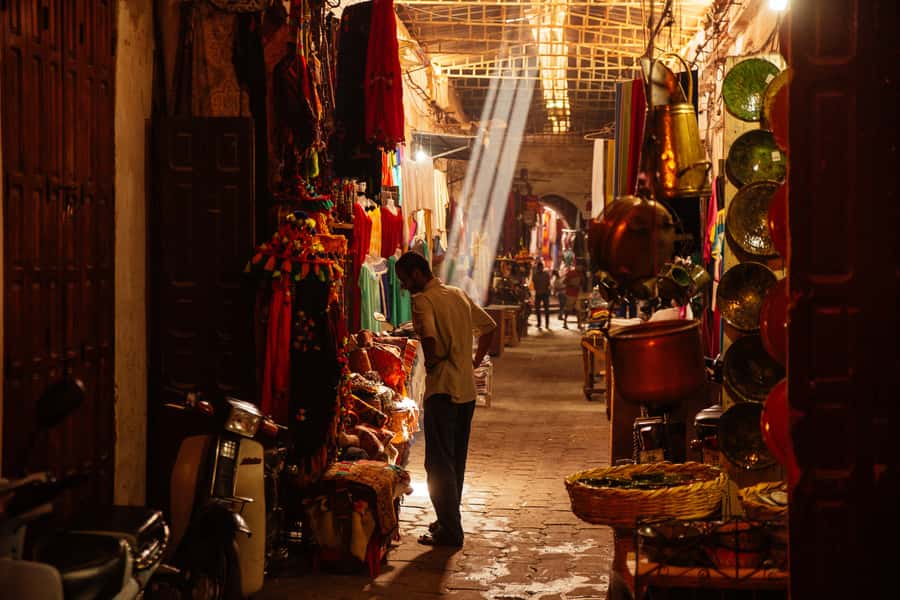 Marrakech: Private Souks Tour with Tea and Traditional Snack - Tea, msemmen, and a pause from the sales talk