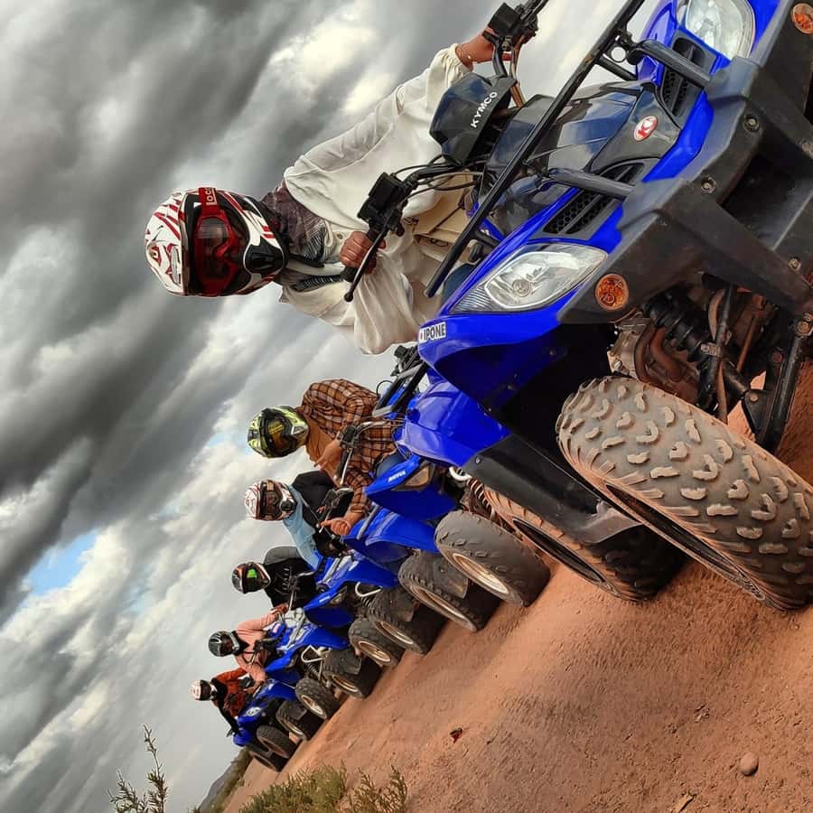Marrakech: Quad excursion in the palm trees of Marrakech - The first stop: photos in the desert