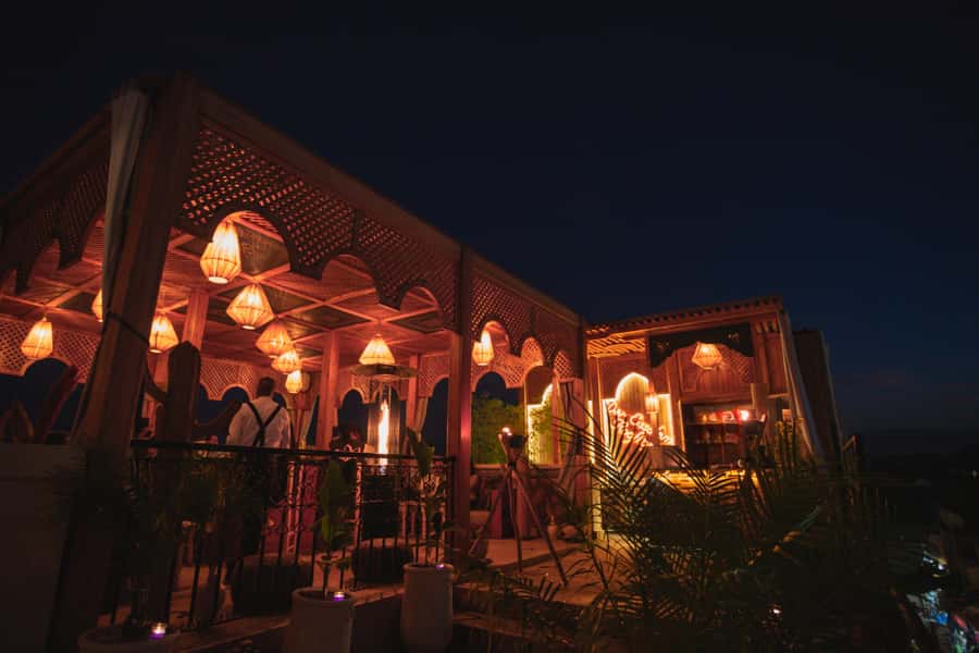 Marrakech: Rooftop Dinner with Koutoubia View - Service and the main practical warning