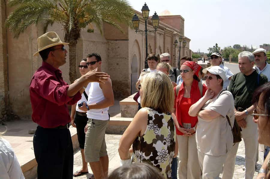 Marrakech: Saadian Tombs, Bahia Palace, Medina and Souk Tour - The Saadian Tombs and the power of decoration