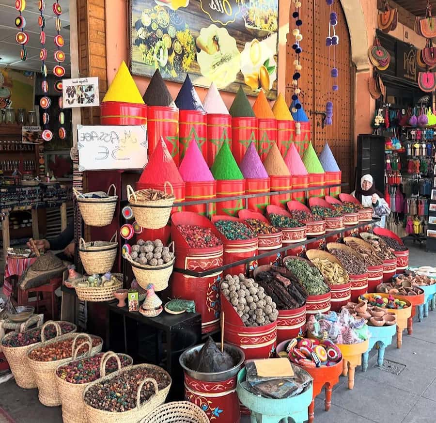 Marrakech: Souk Tour & Berber Hammam with Massage - Tea, pastries, and the pause between activities