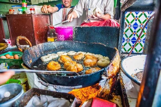 Marrakech: Street Food Tour by Night - Through the Mellah and the main market