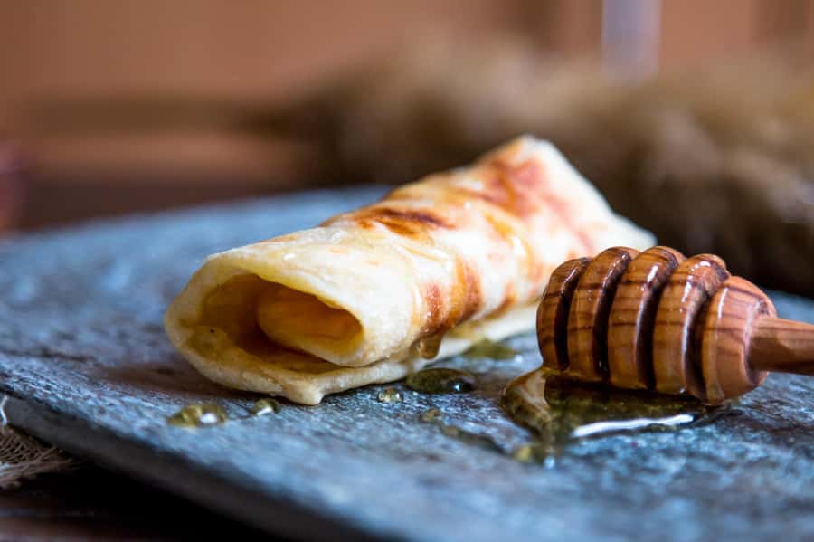 Marrakech: Traditional Moroccan Crepes & Bread Cooking Class - Why the three-bread format works