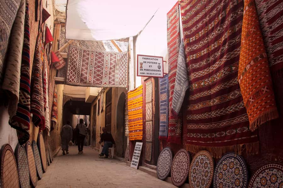 Marrakech: Vibrant Souks, Local Artisans & Medina Experience - Artisan workshops with pottery, metalwork, and wood