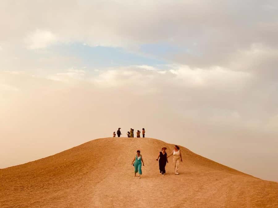 Marrakesh: Agafay Desert Tour with Lunch and Swimming Pool - Guides, languages, and group size