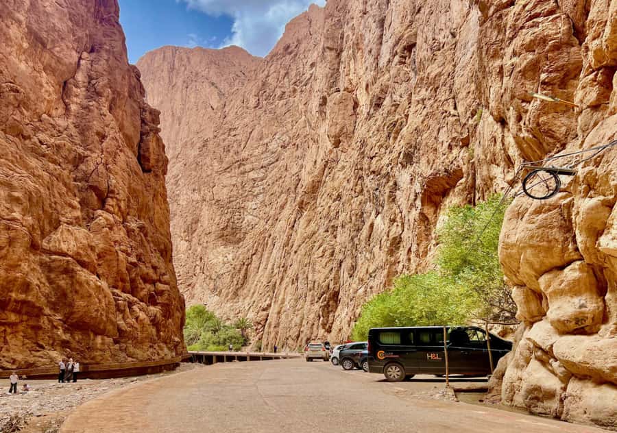 Merzouga Desert: 3-Day Desert Tour from Marrakech - Day one: crossing the High Atlas to Ait Benhaddou