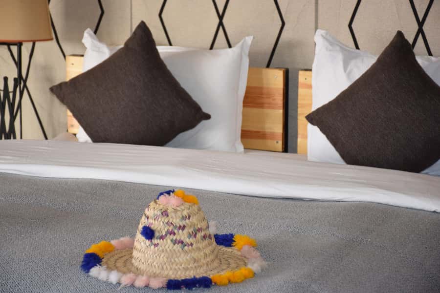 Merzouga: Overnight Stay in Luxury Desert Tent with Dinner - Key points to know before booking